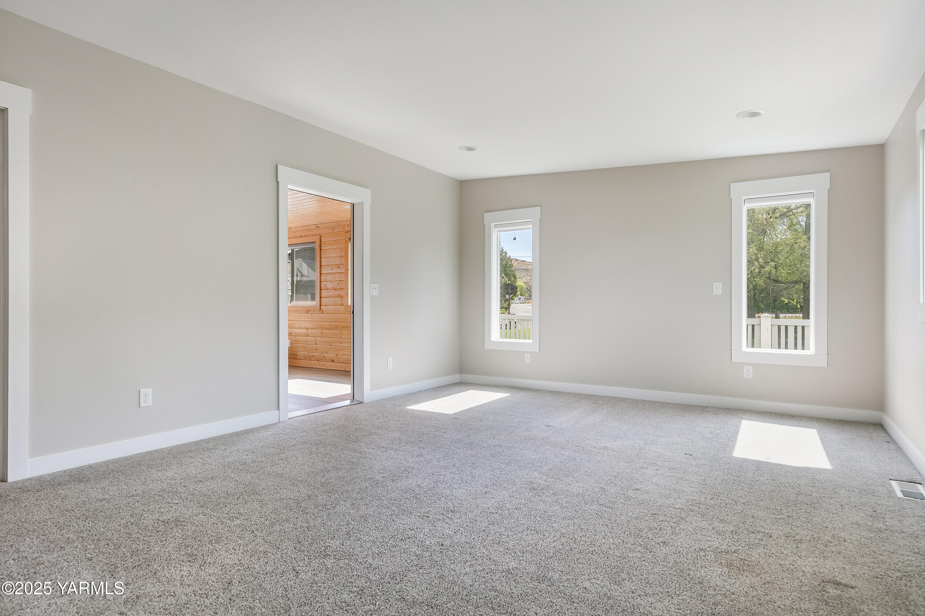 851 E Selah Rd