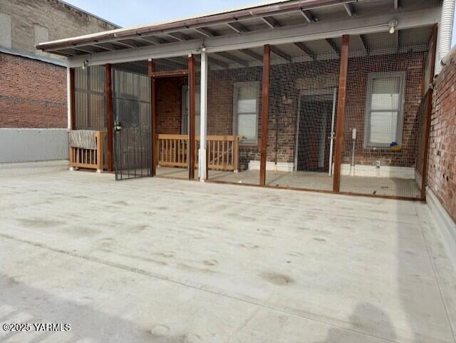 16 S Toppenish Ave