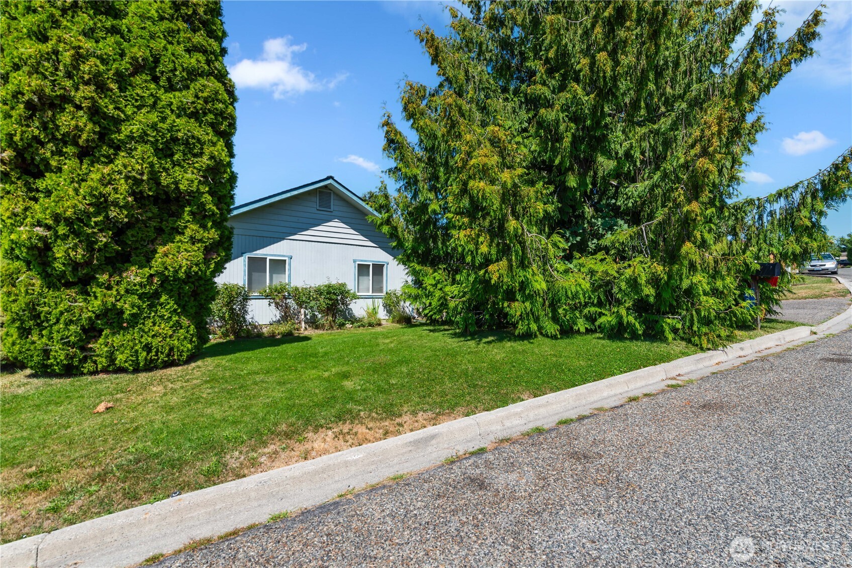 40 McLallen Lane