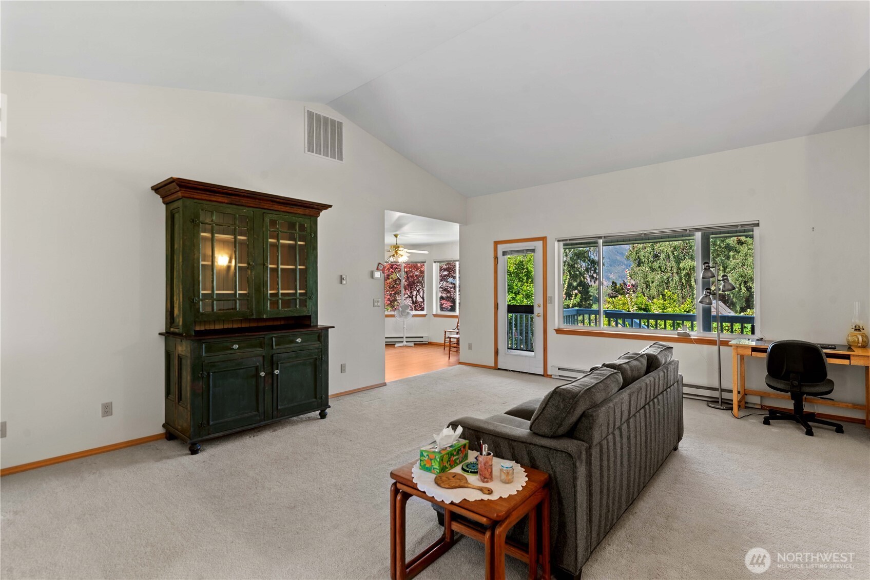 40 McLallen Lane