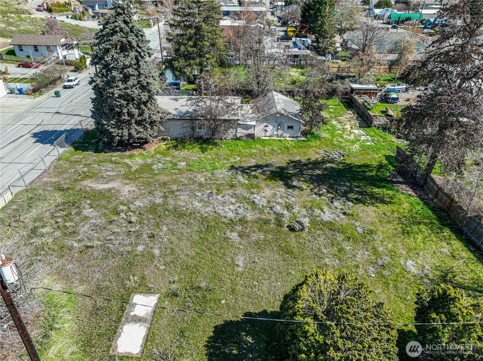 325 W Highland Avenue