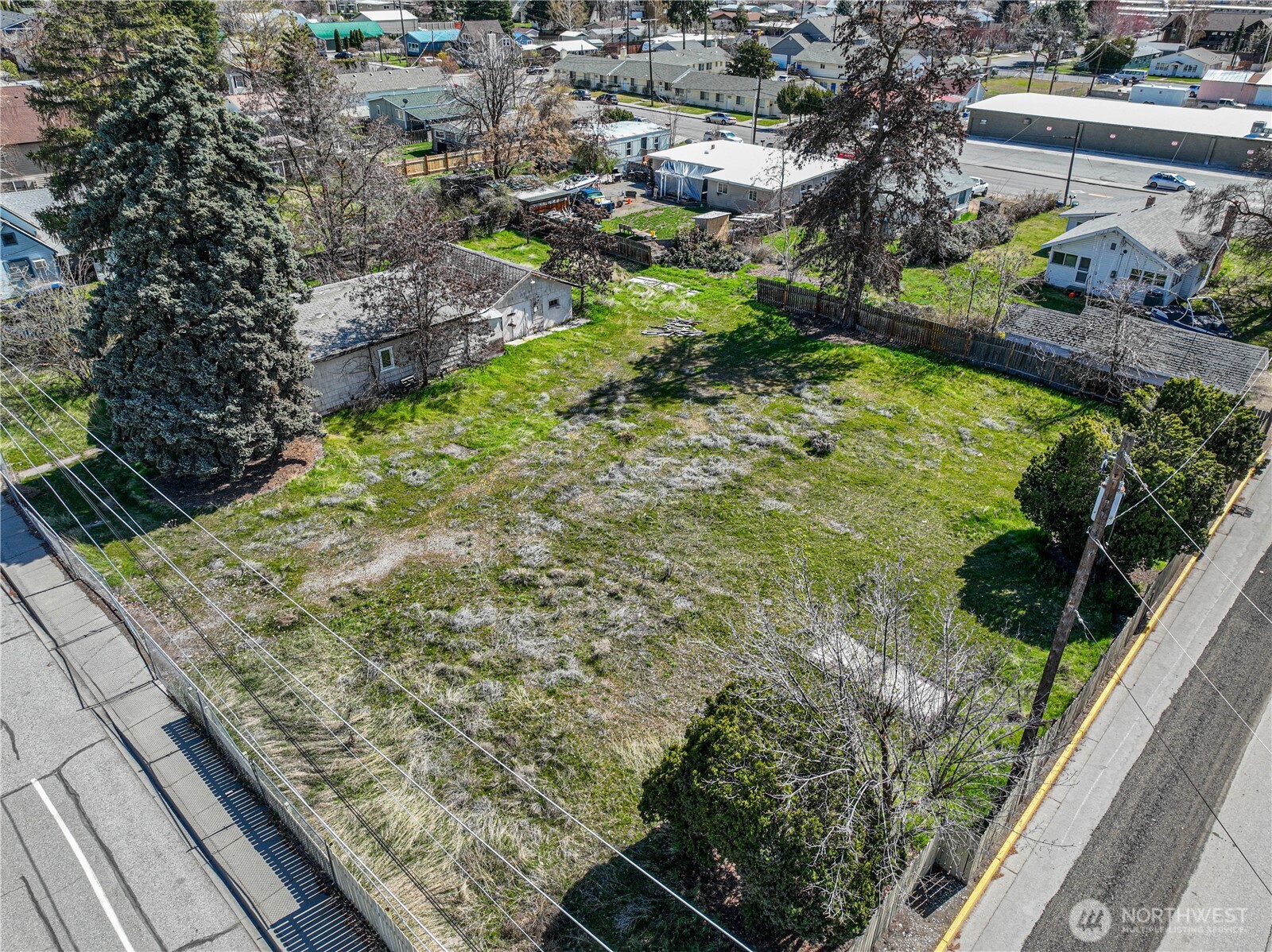 325 W Highland Avenue