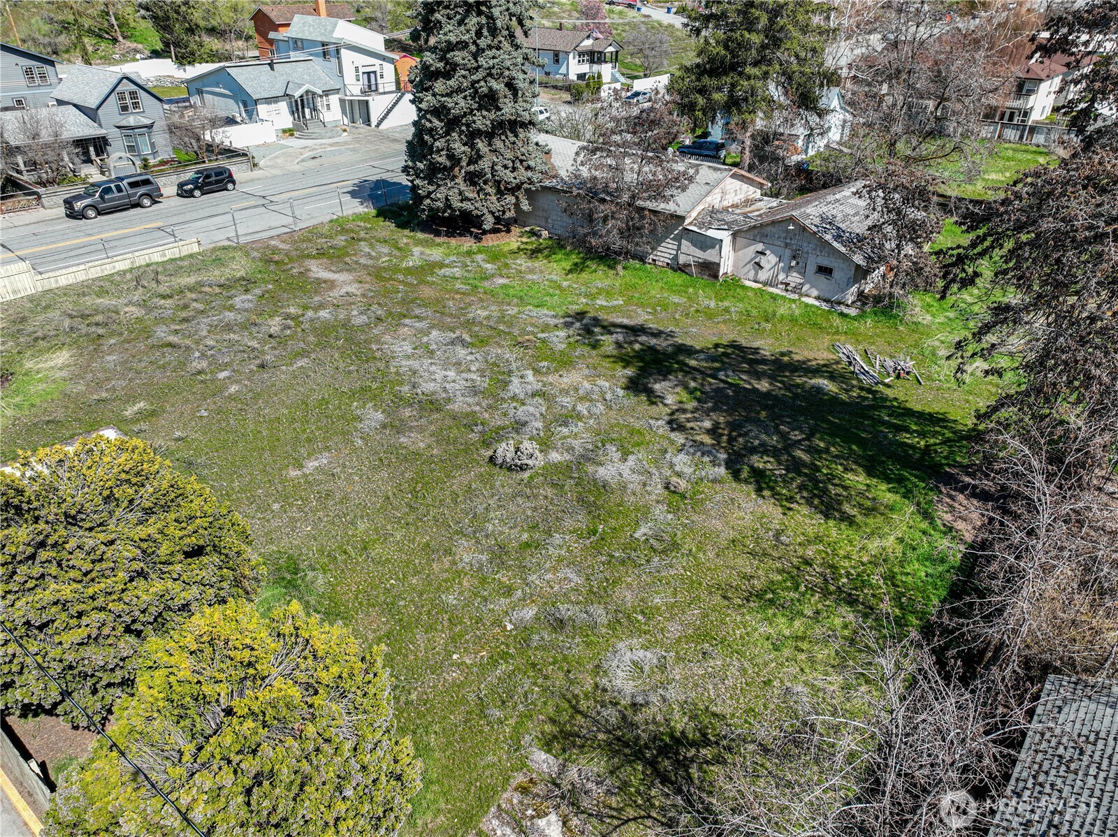 325 W Highland Avenue