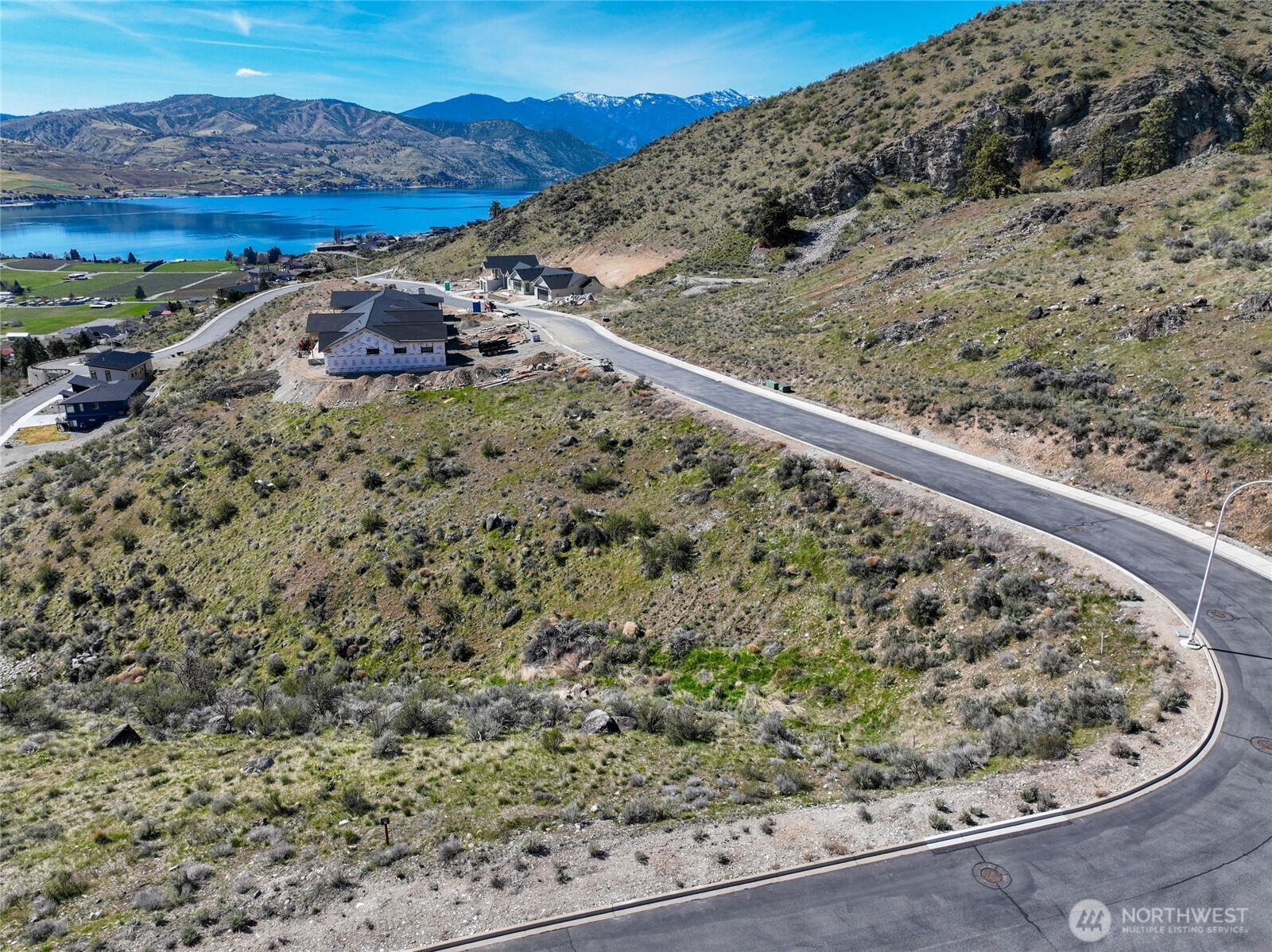 905 & 909 Long Drive