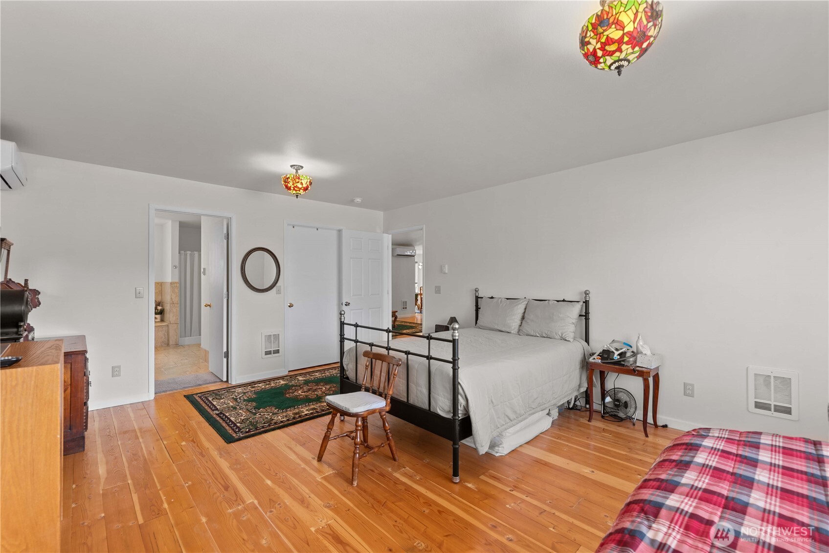 1010 Crest Loop