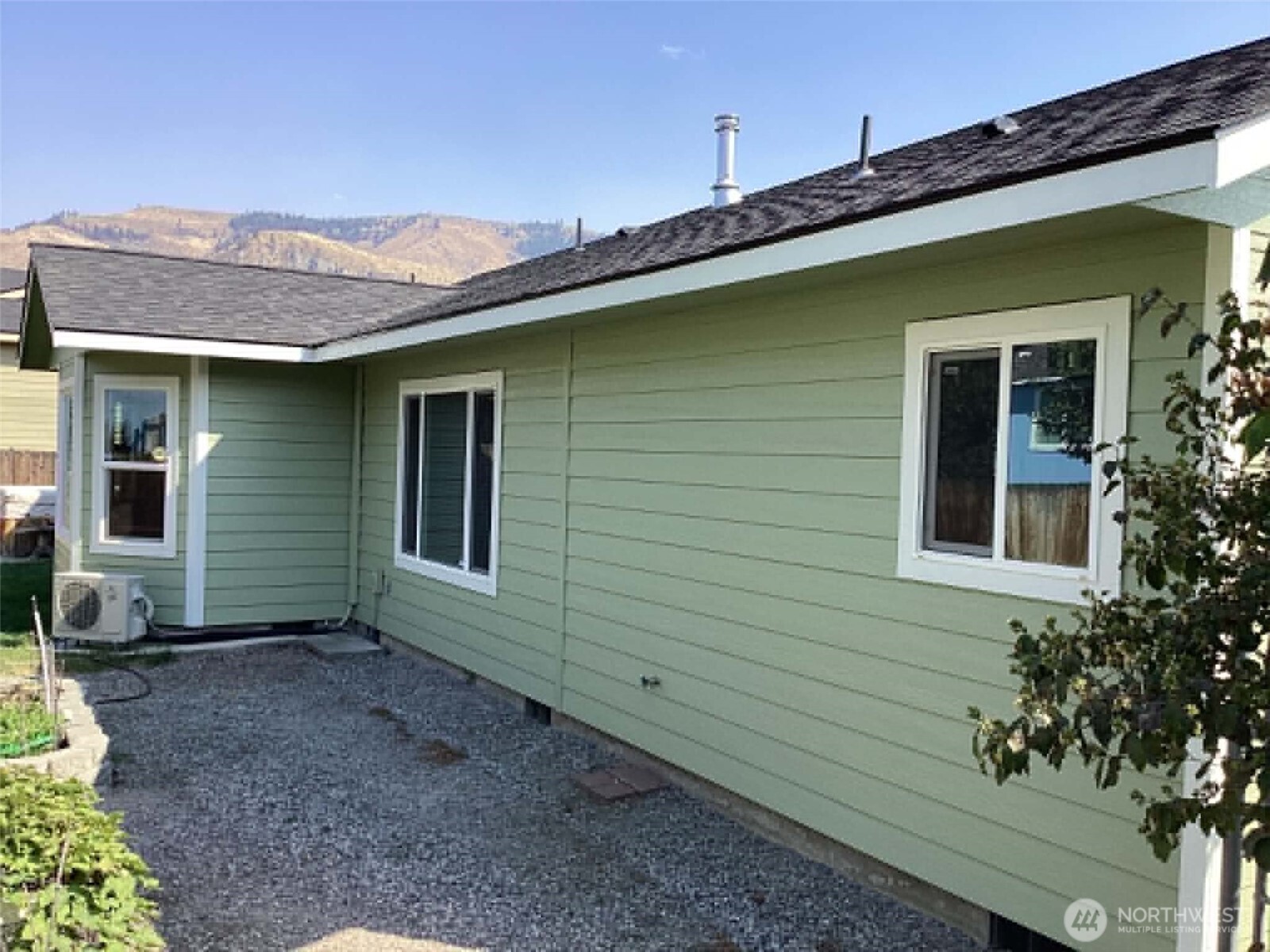 1010 Crest Loop