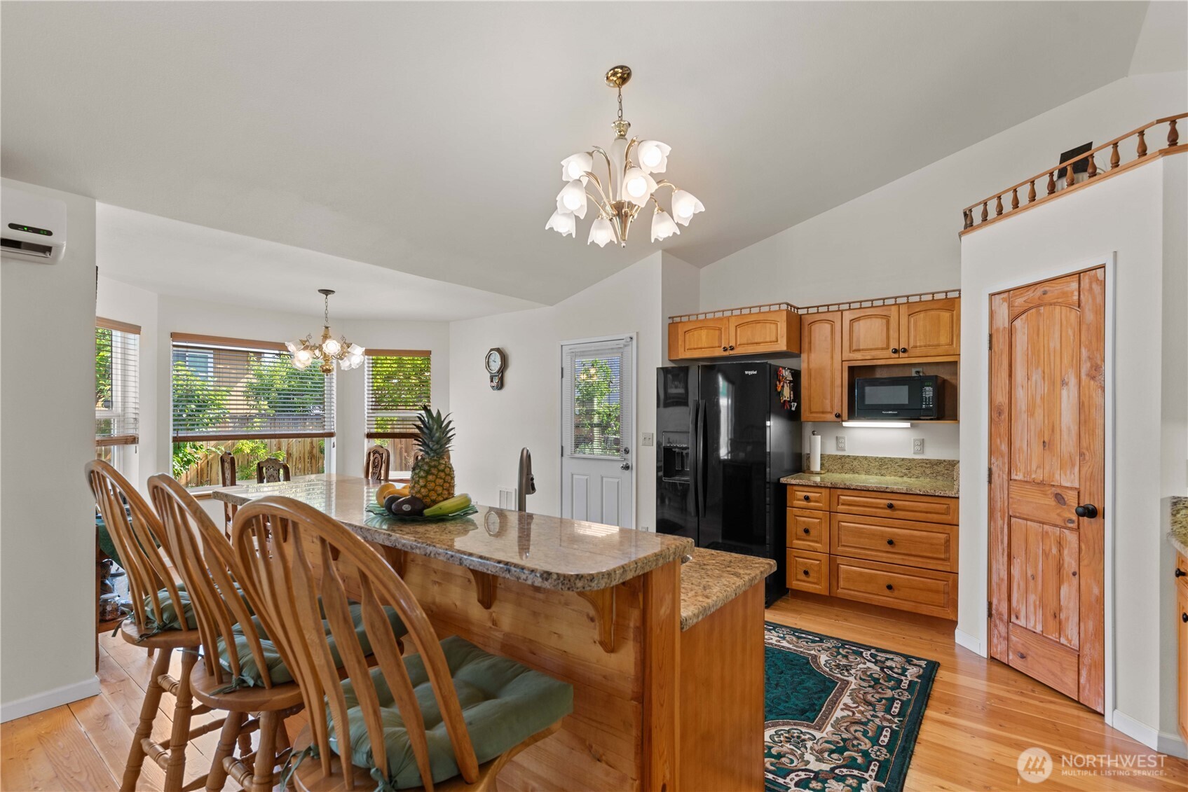 1010 Crest Loop
