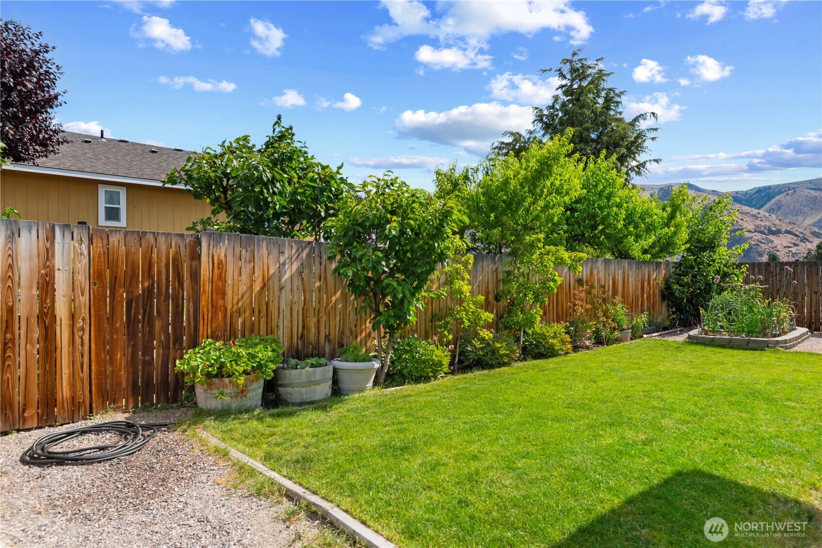 1010 Crest Loop