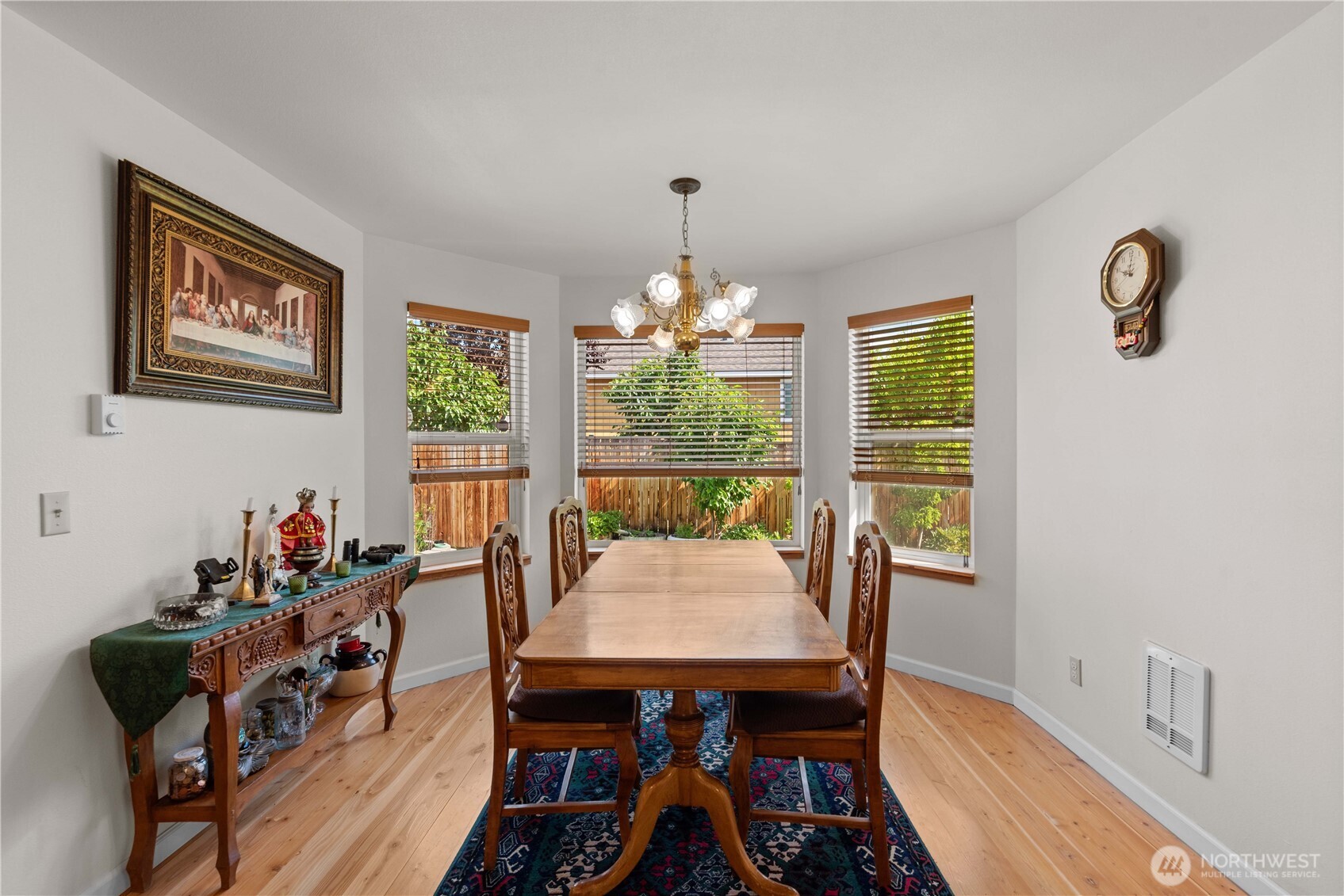 1010 Crest Loop