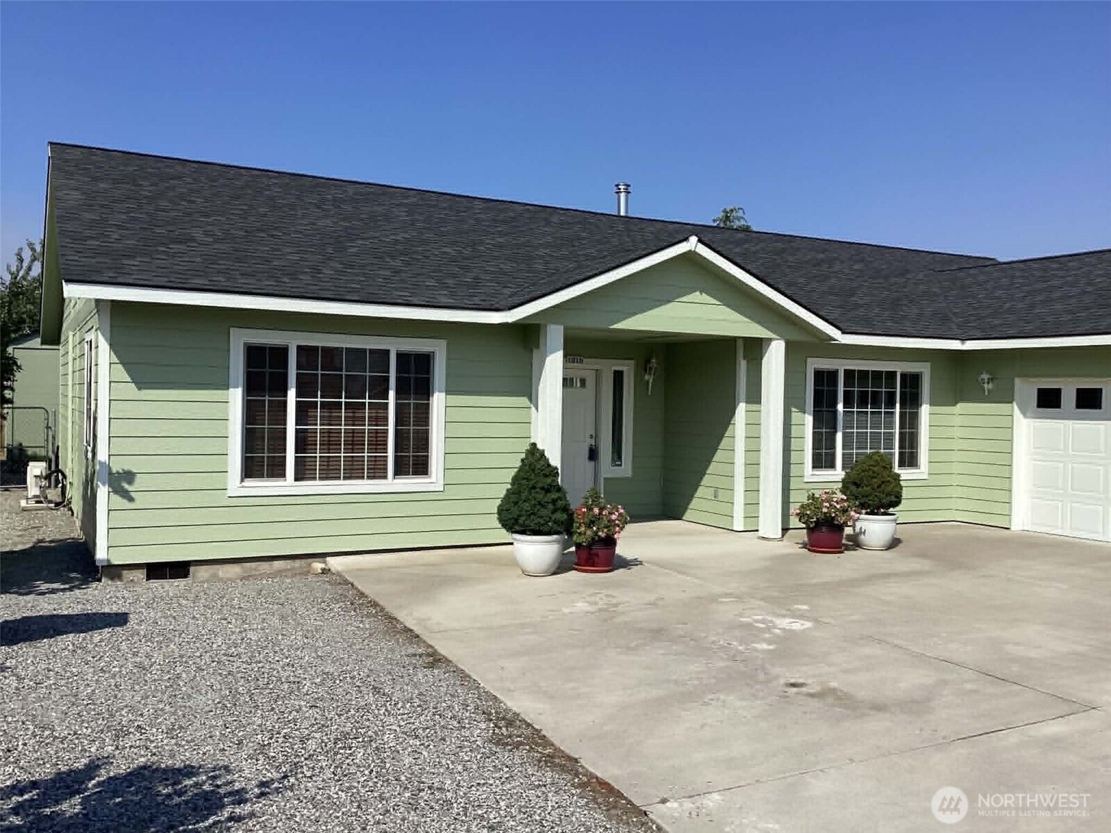 1010 Crest Loop