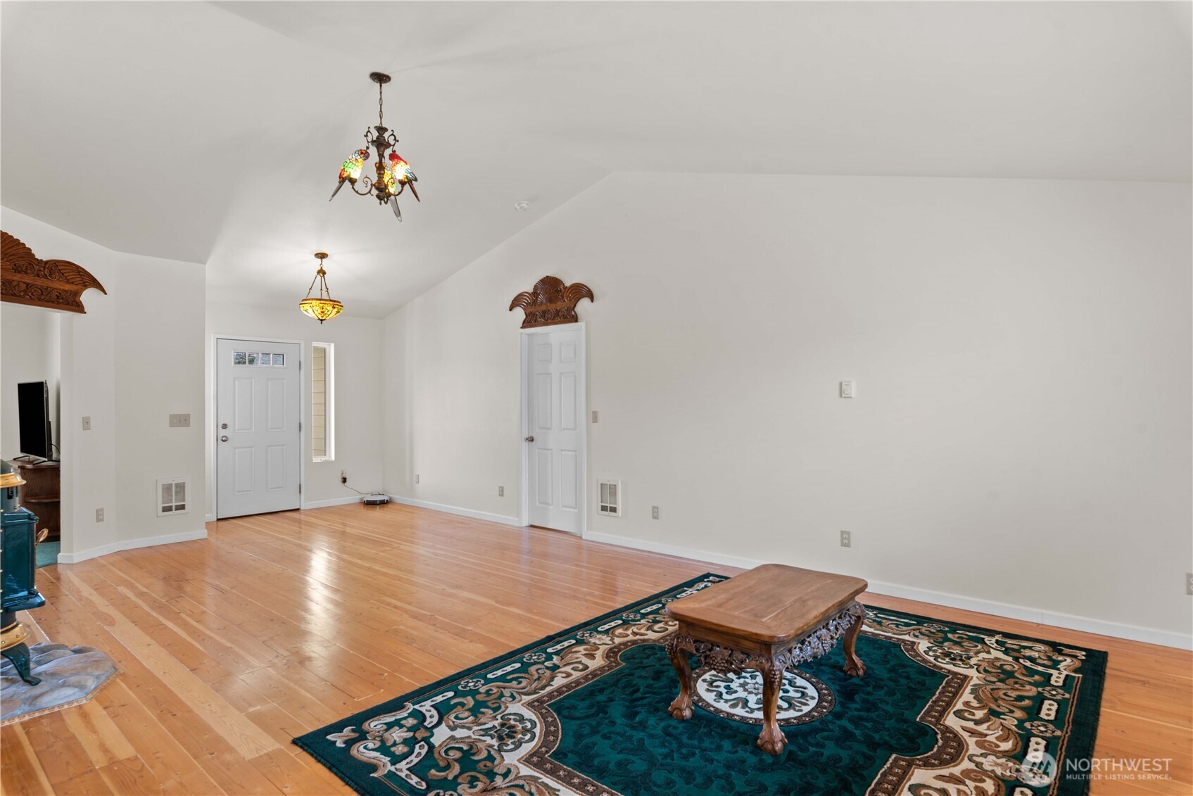 1010 Crest Loop