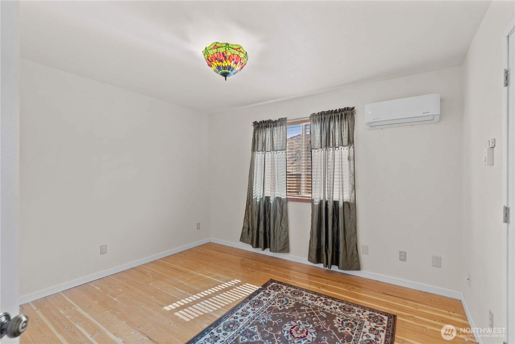 1010 Crest Loop