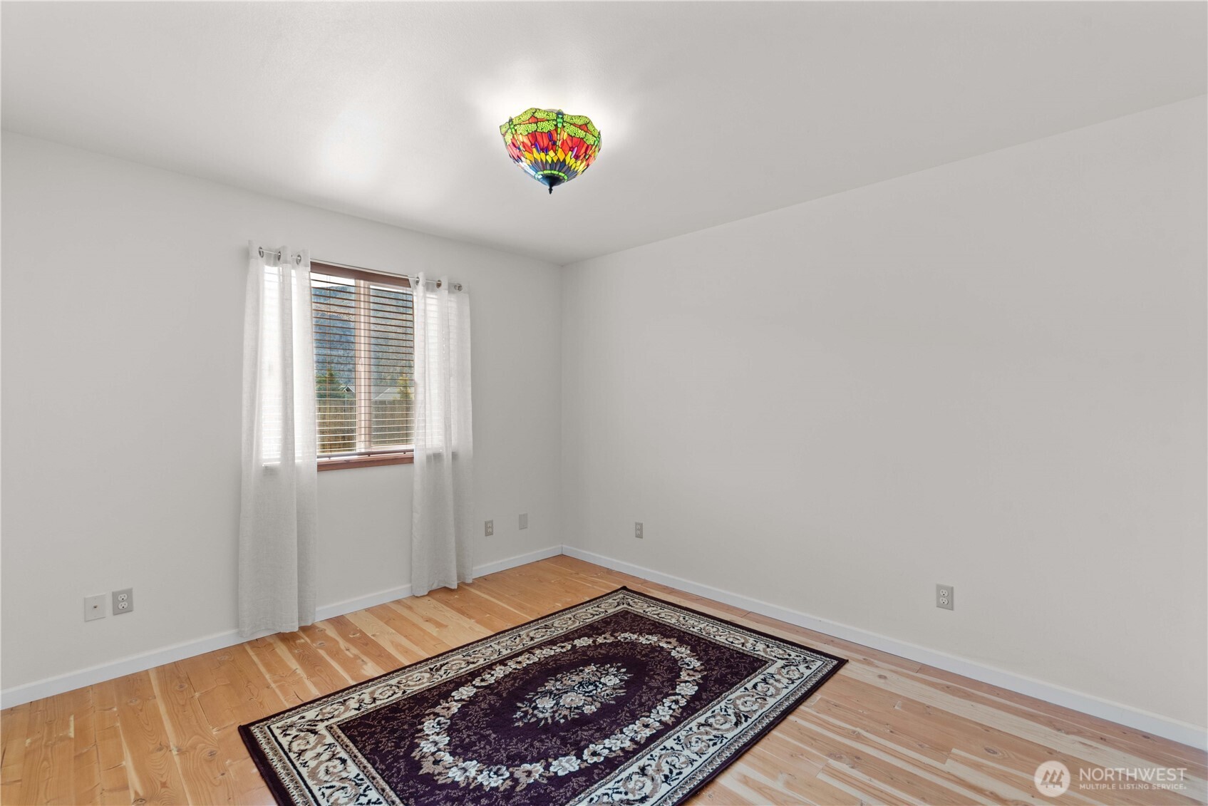 1010 Crest Loop