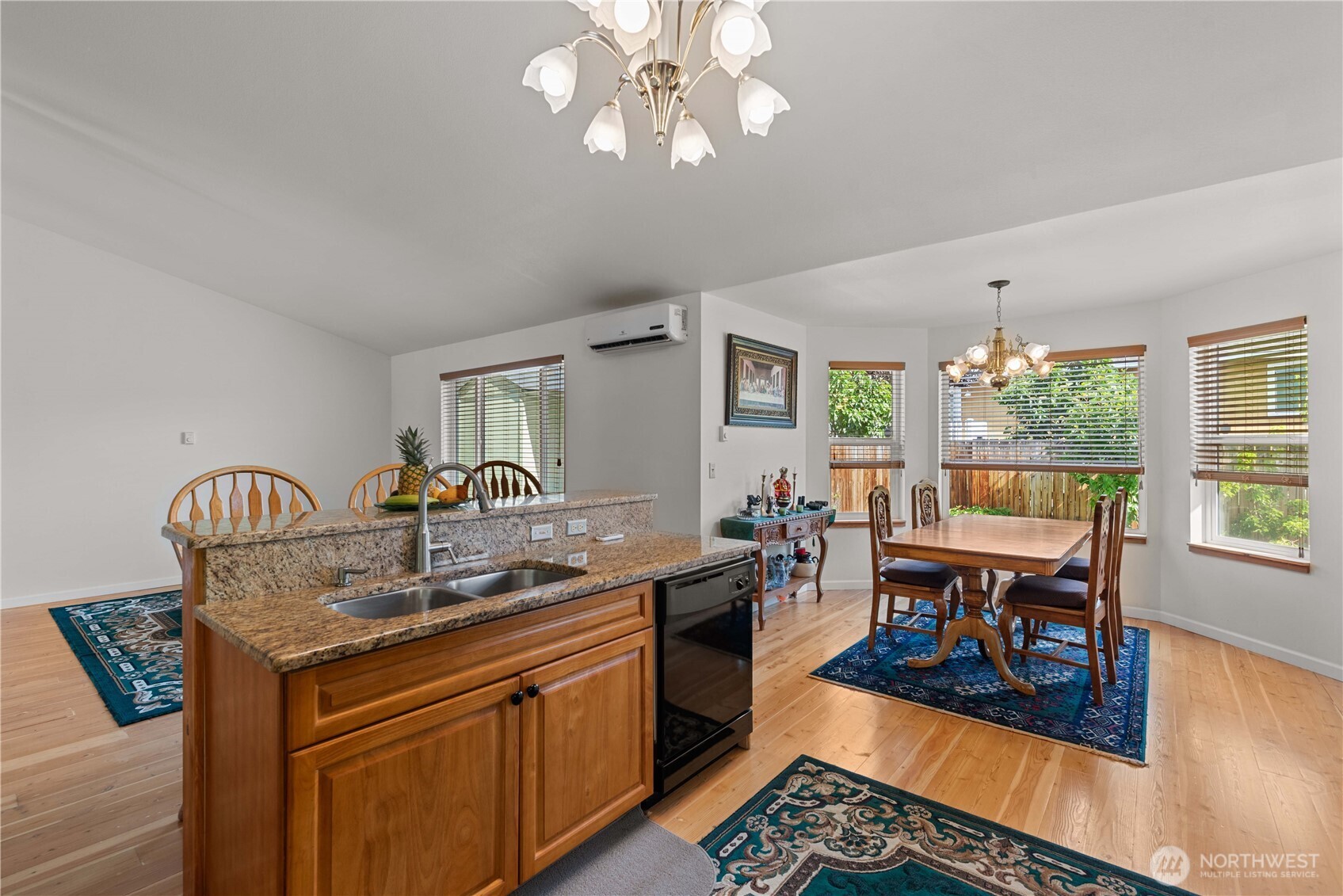 1010 Crest Loop