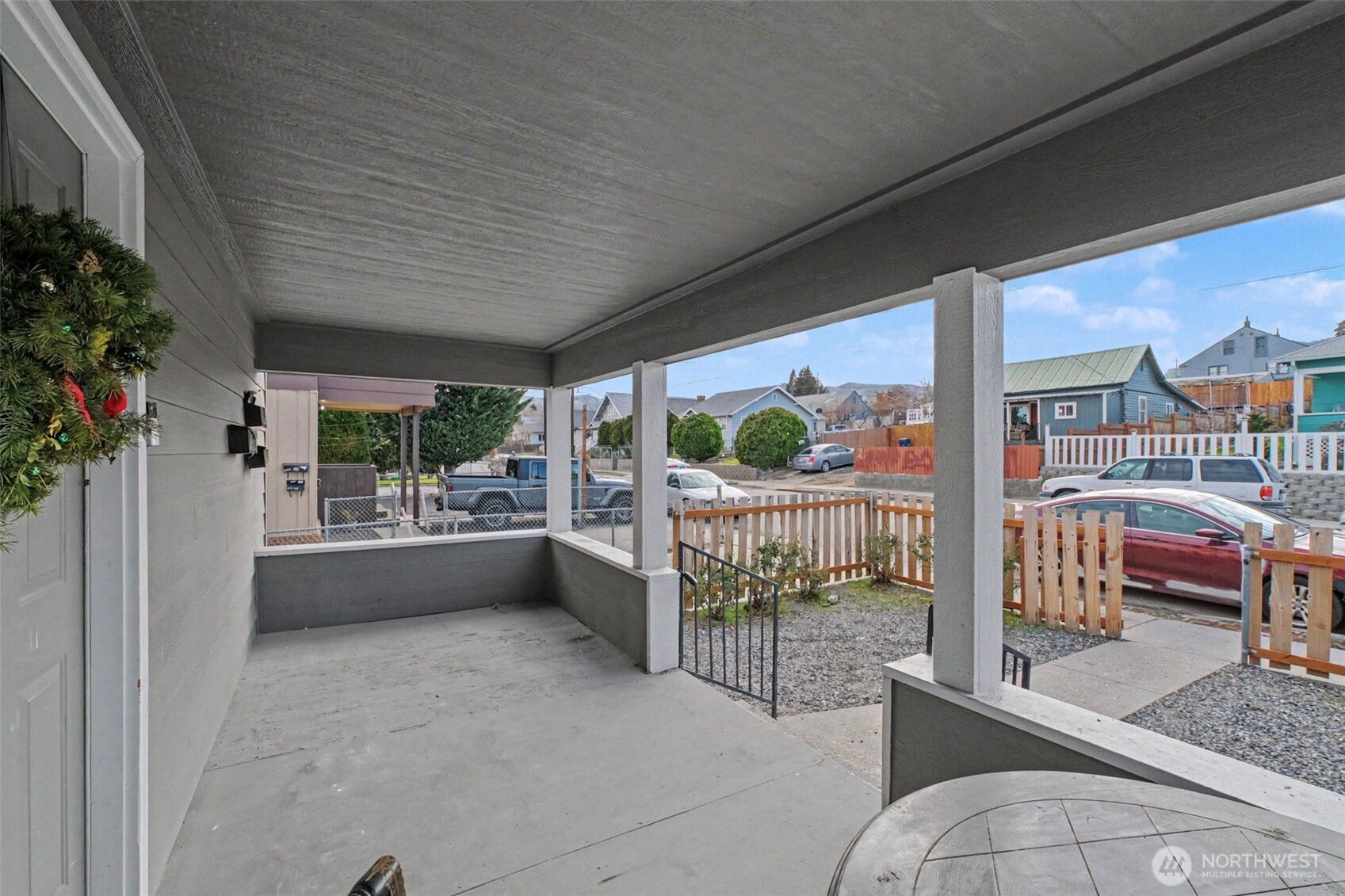 533 Methow Unit: A,B,C