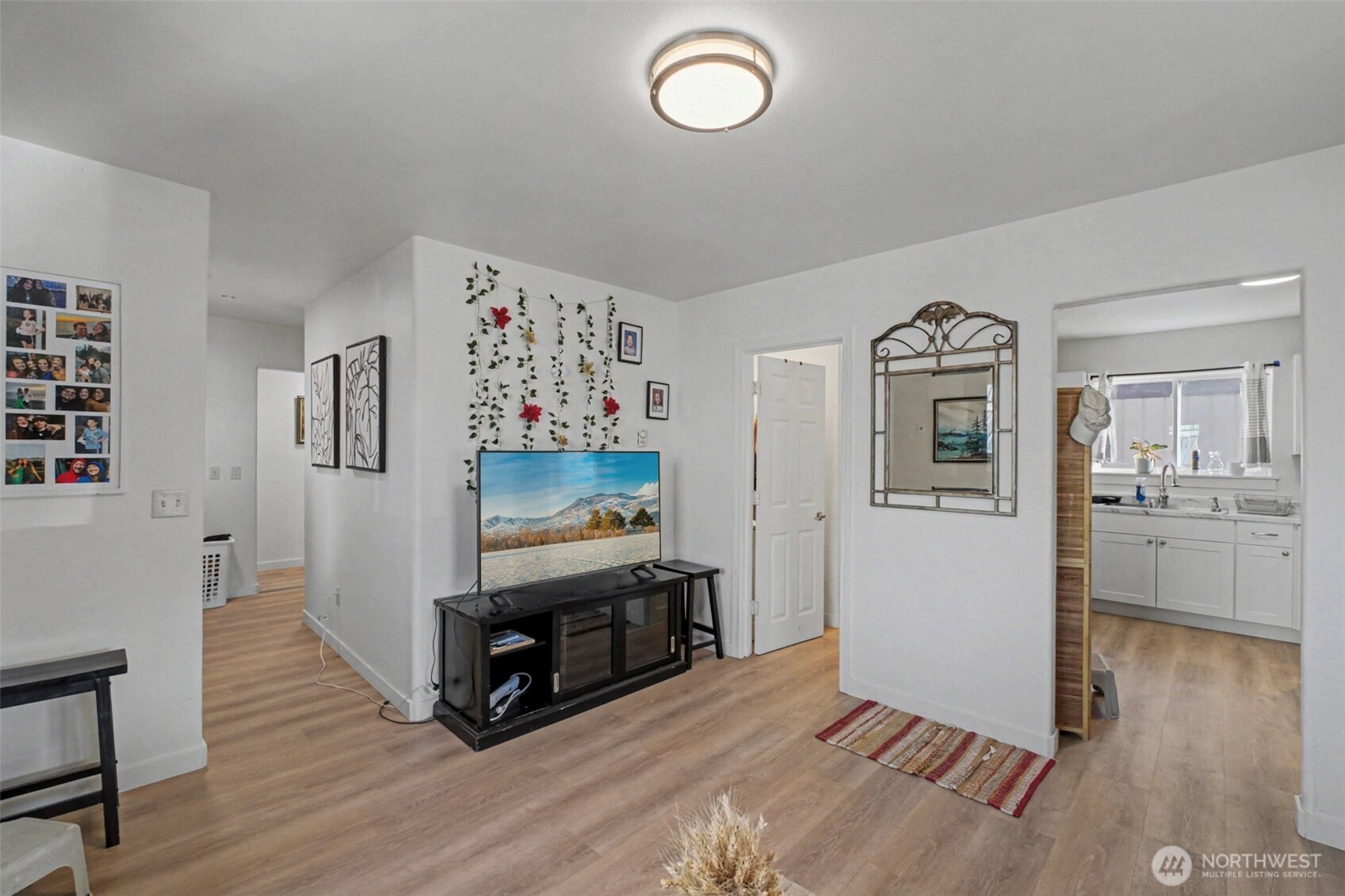 533 Methow Unit: A,B,C