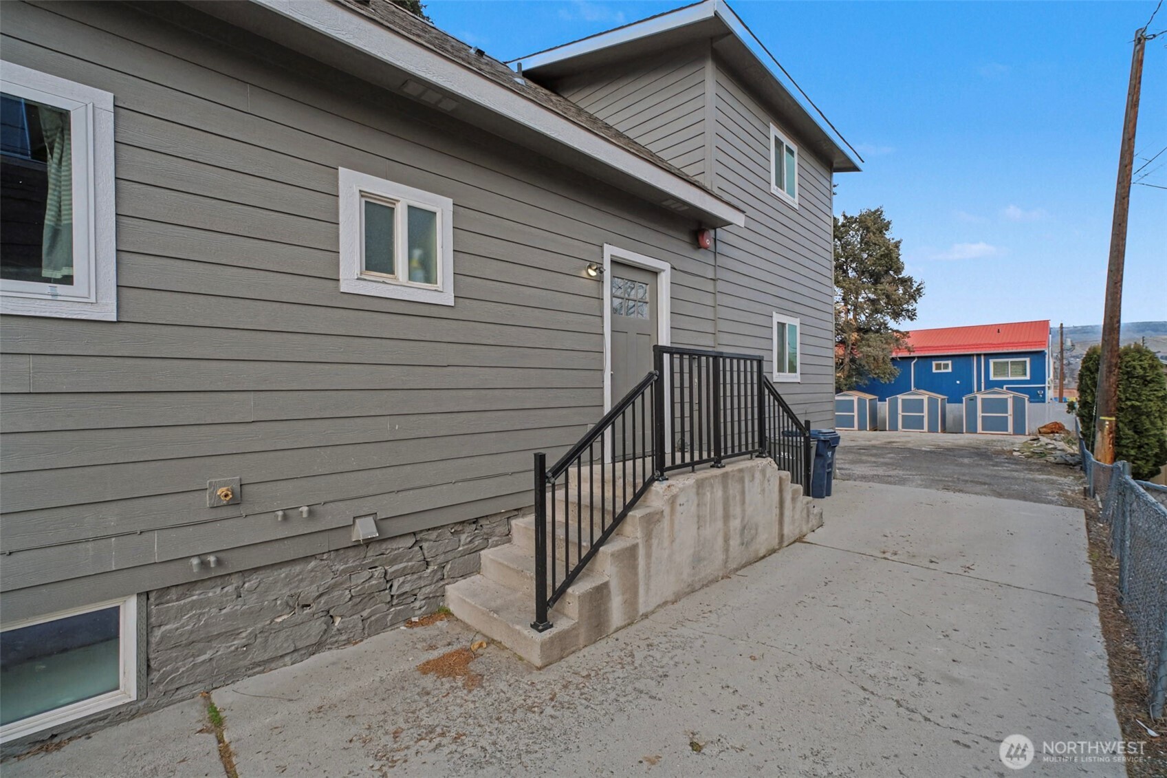 533 Methow Unit: A,B,C