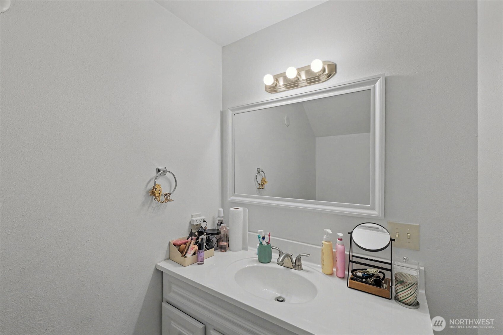 533 Methow Unit: A,B,C