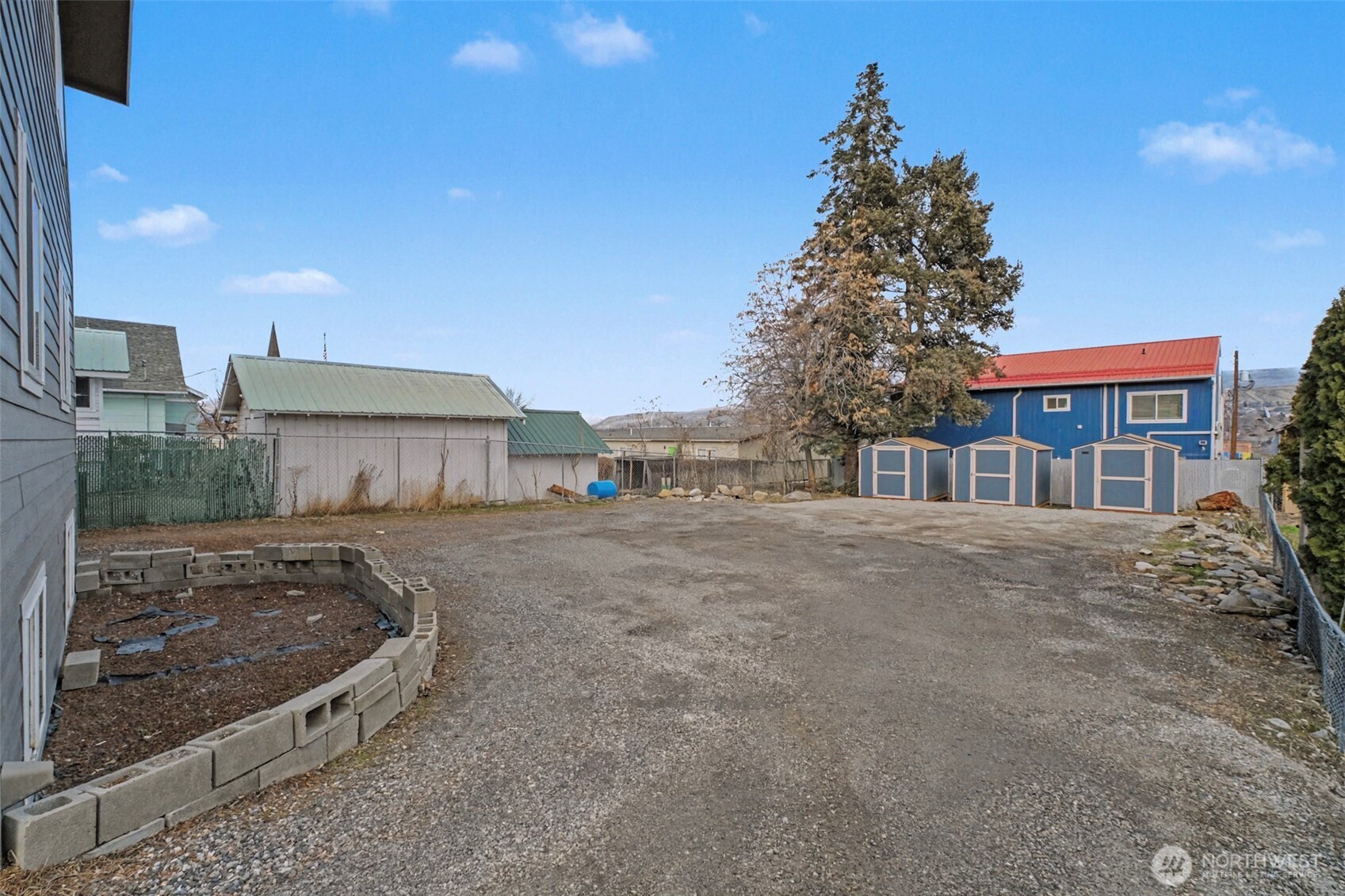 533 Methow Unit: A,B,C