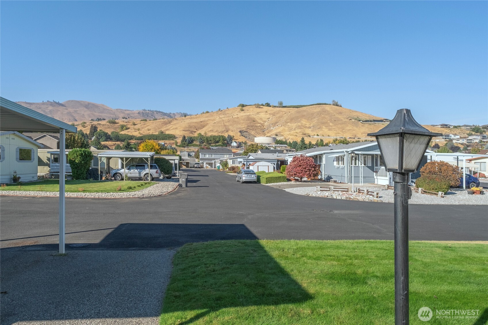 1608 N Western Unit: 27