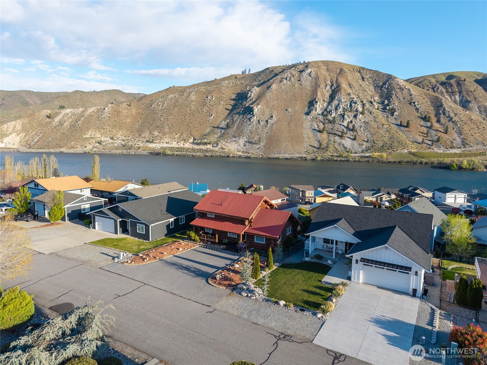 215 W Marine View Place