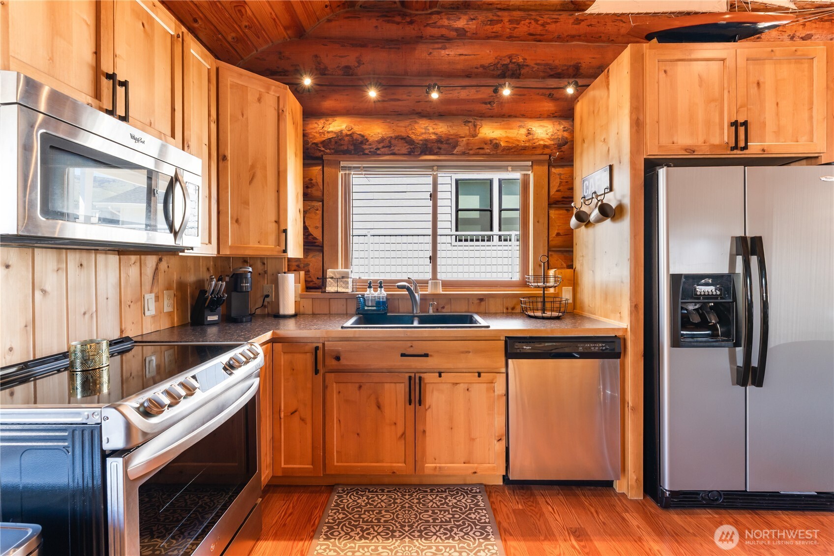 215 W Marine View Place