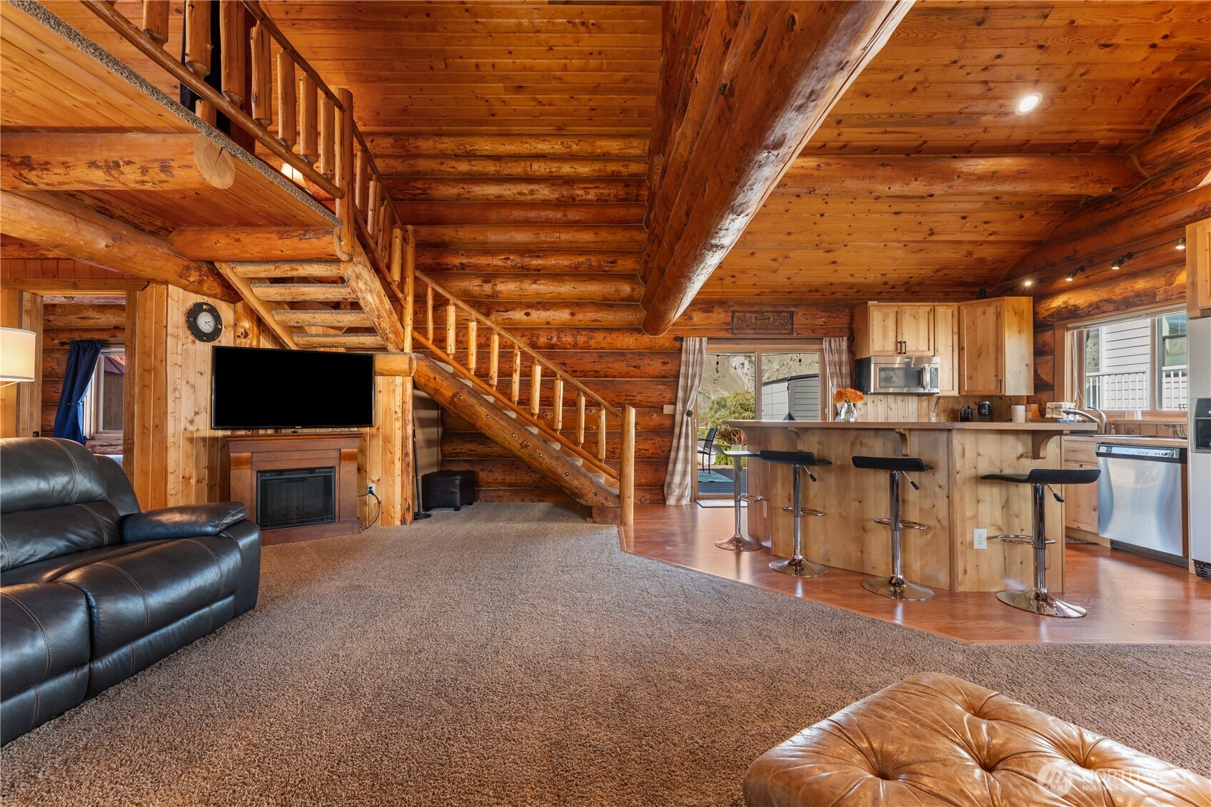 215 W Marine View Place