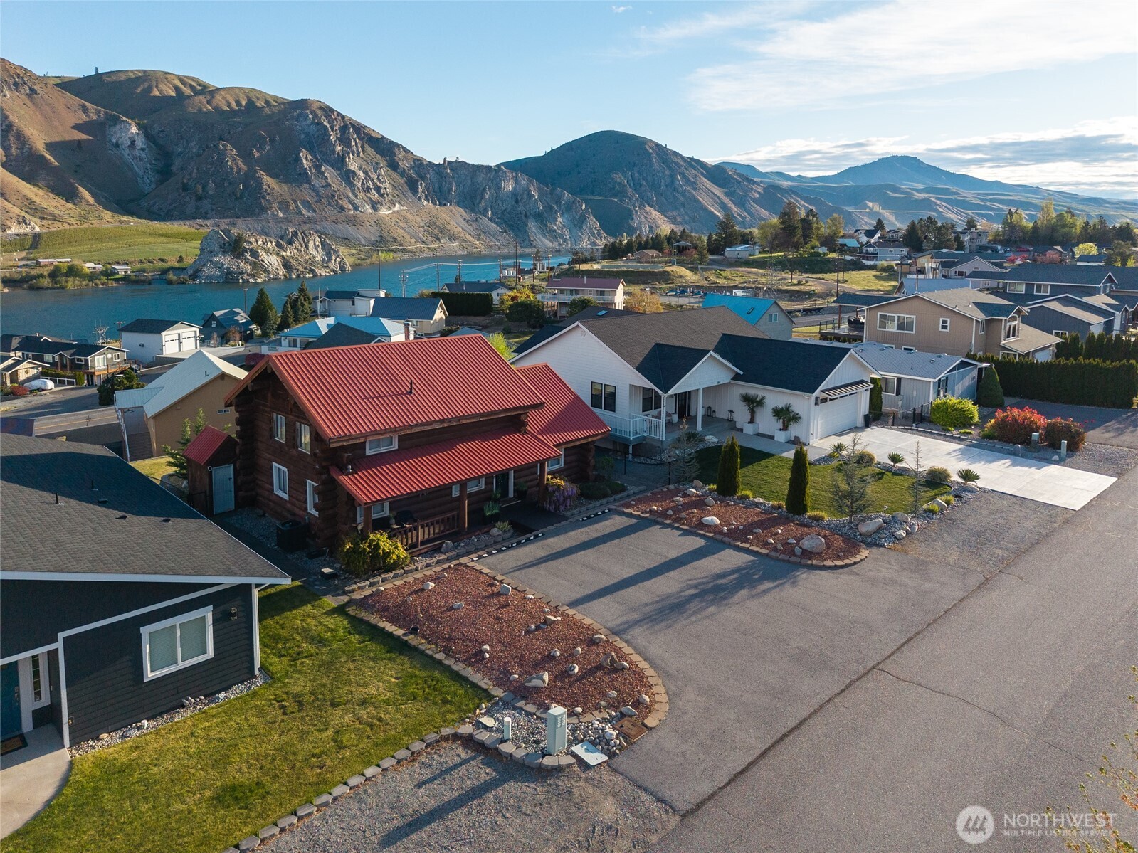 215 W Marine View Place