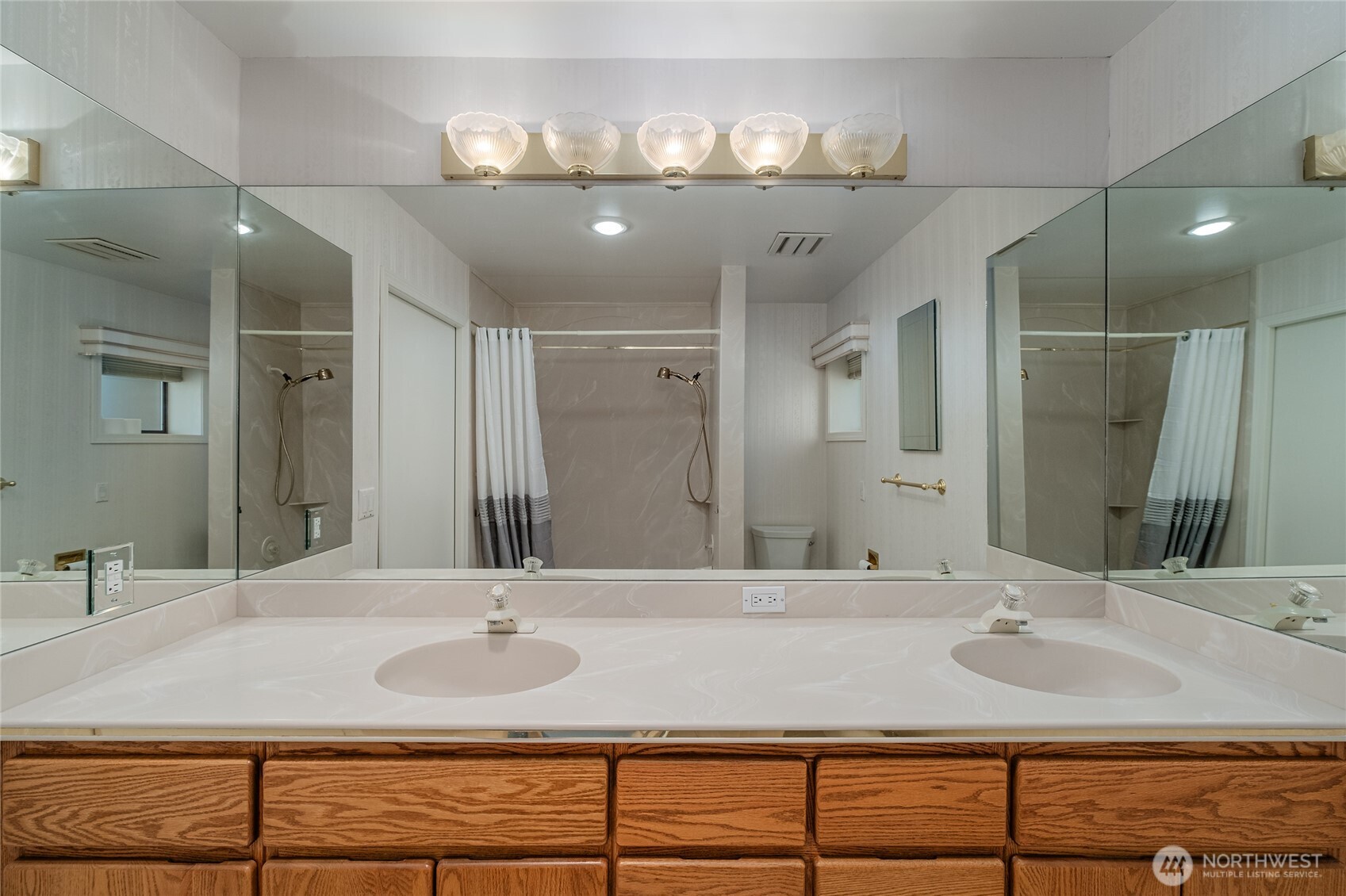 225 19th Street Unit: 31