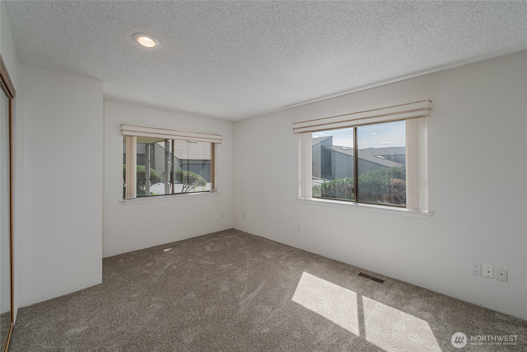 225 19th Street Unit: 31