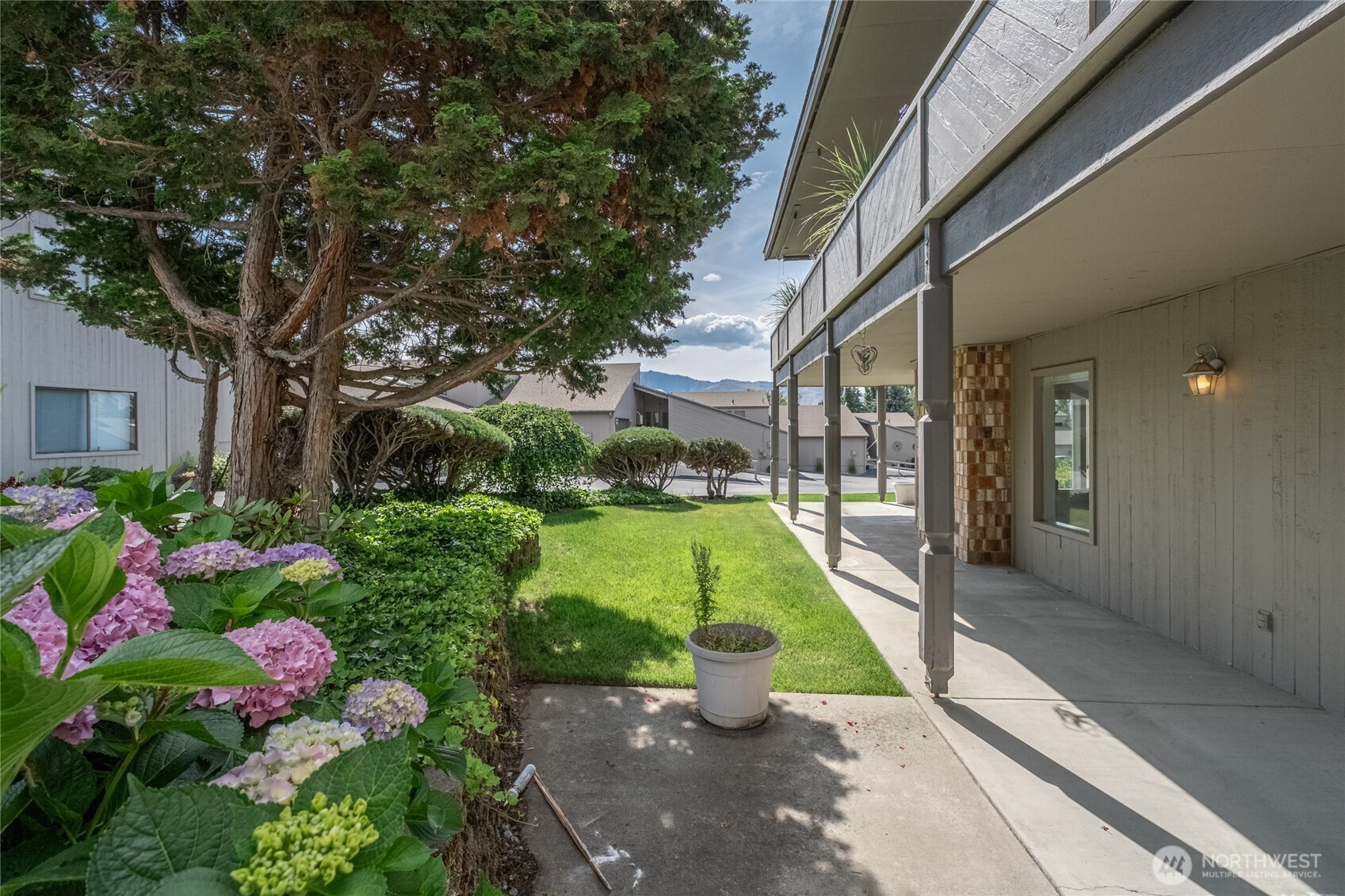 225 19th Street Unit: 31