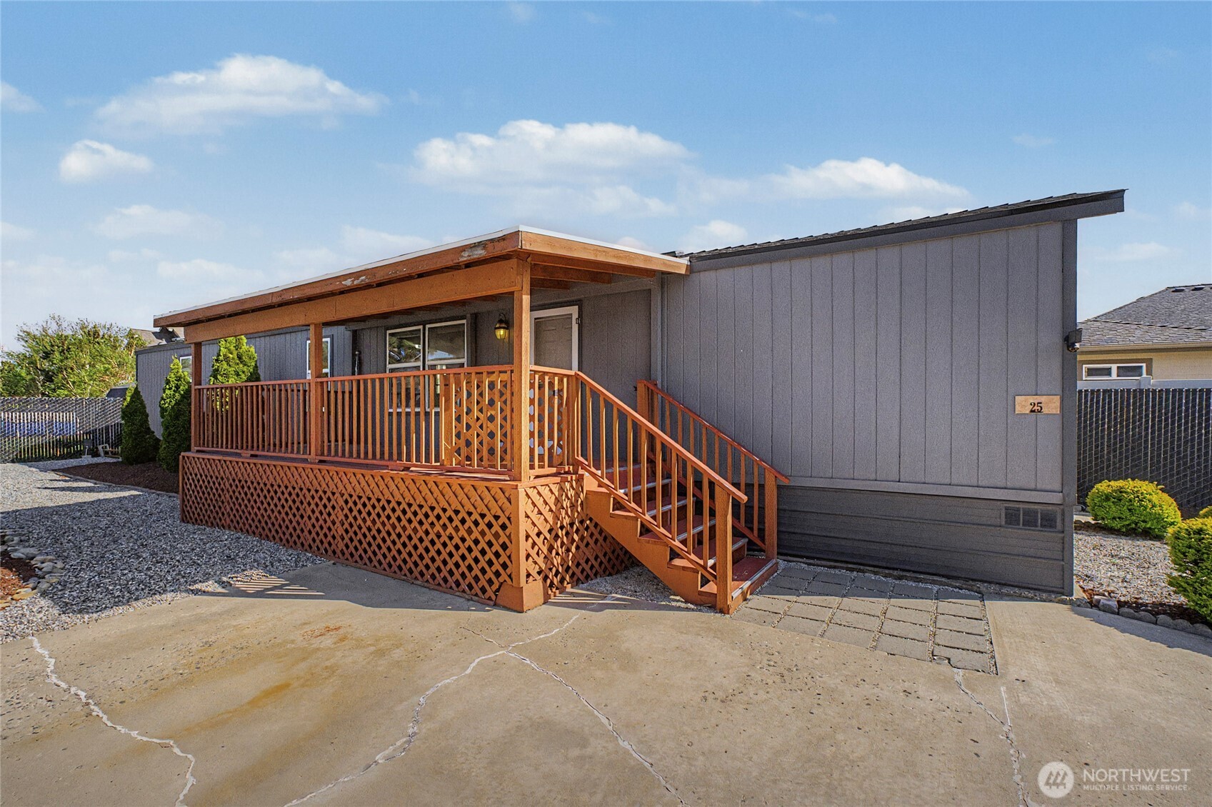 1608 N Western Ave Unit: 25