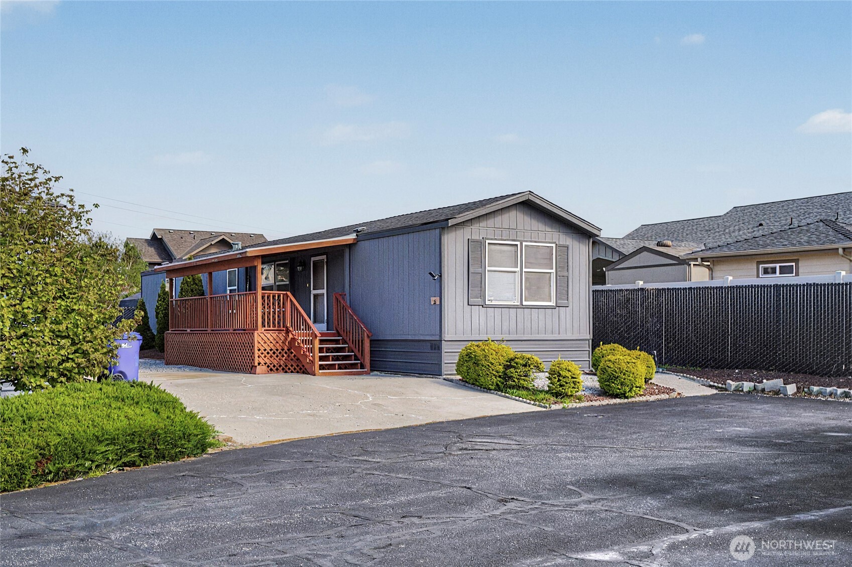 1608 N Western Ave Unit: 25