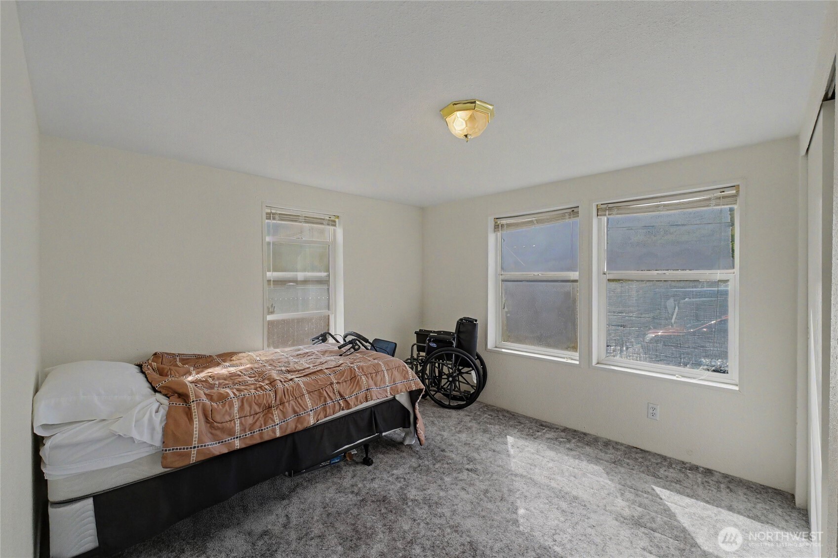1608 N Western Ave Unit: 25