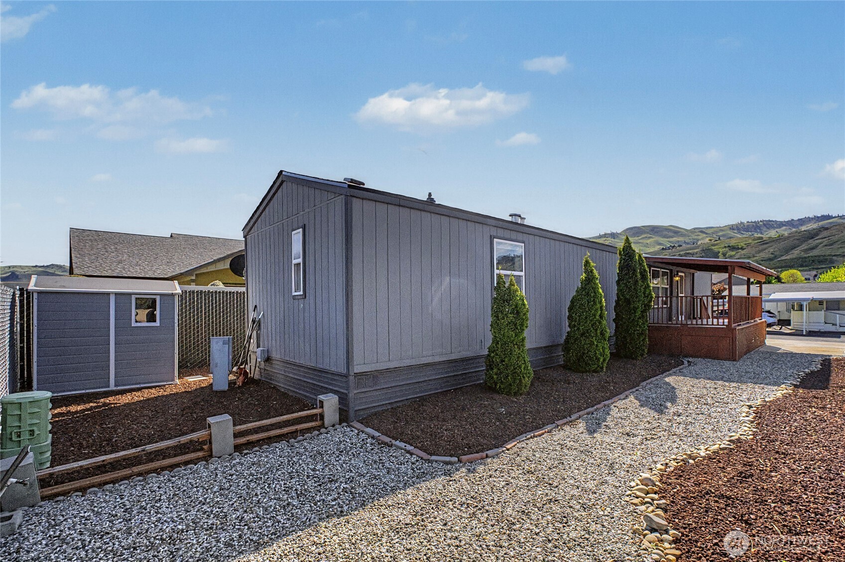 1608 N Western Ave Unit: 25