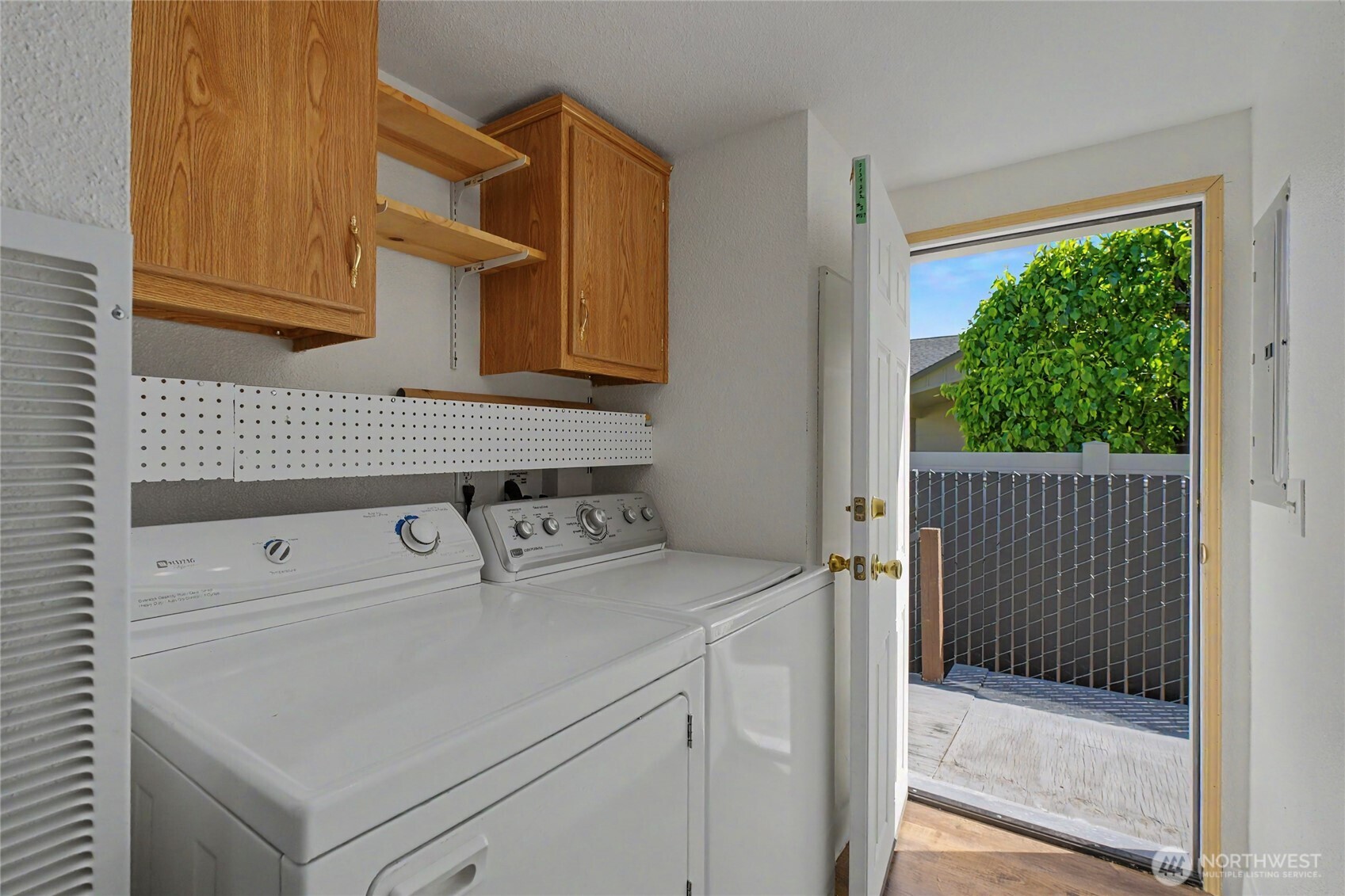 1608 N Western Ave Unit: 25
