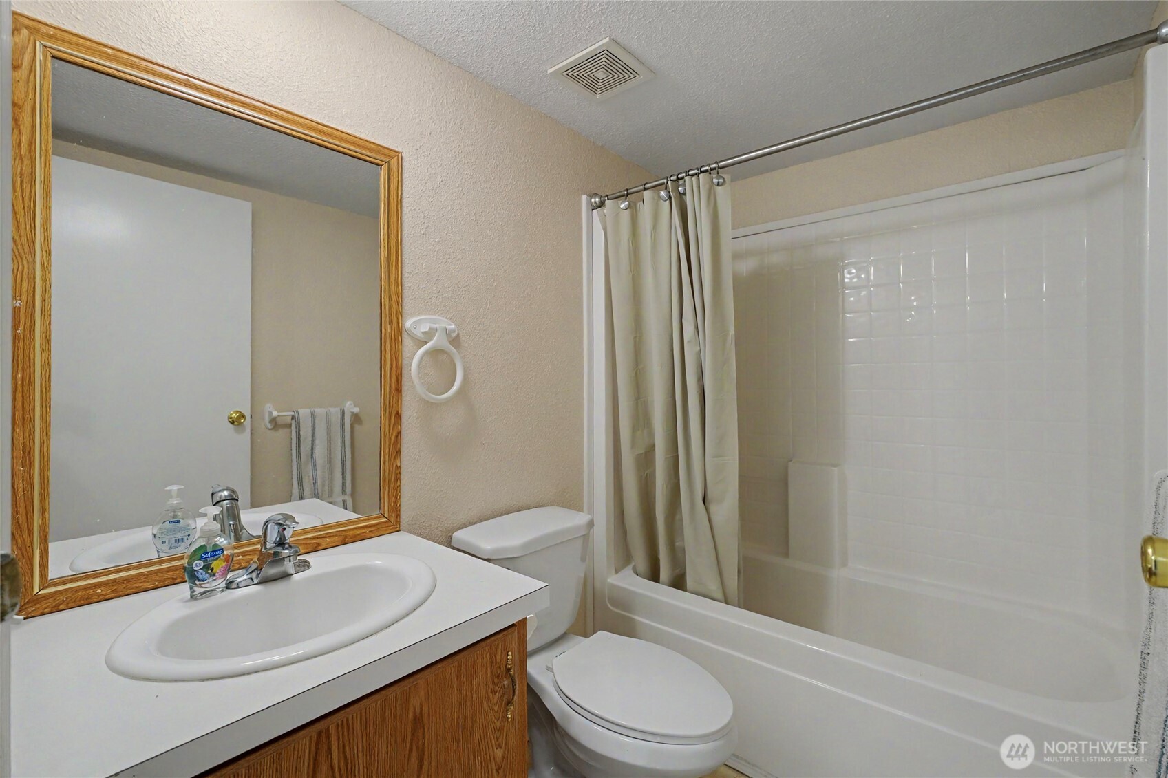 1608 N Western Ave Unit: 25