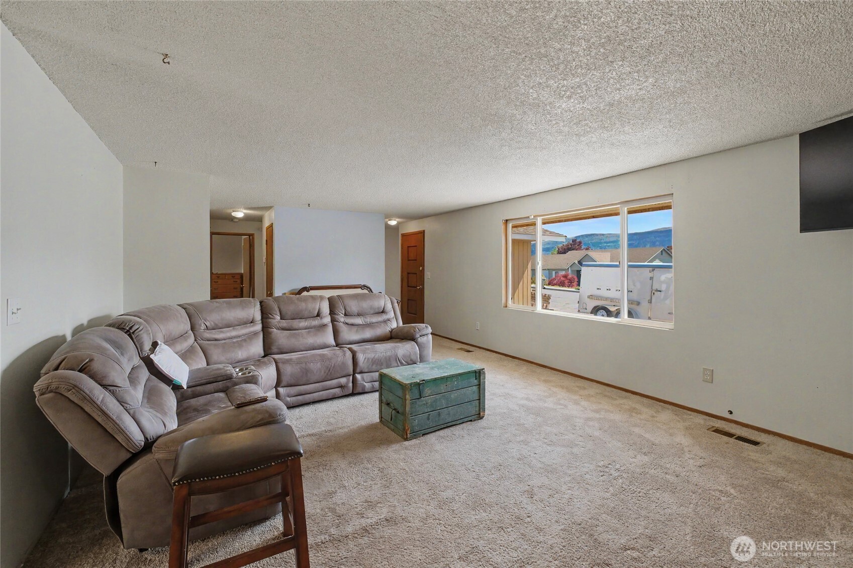 1121 Jean St SE