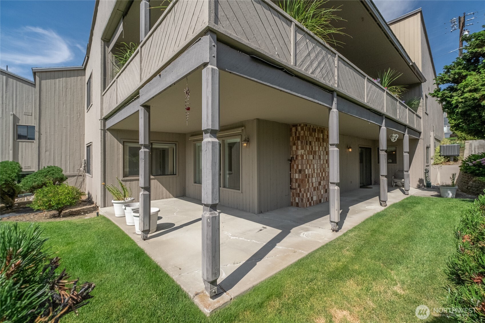 225 NE 19th Street Unit: 31