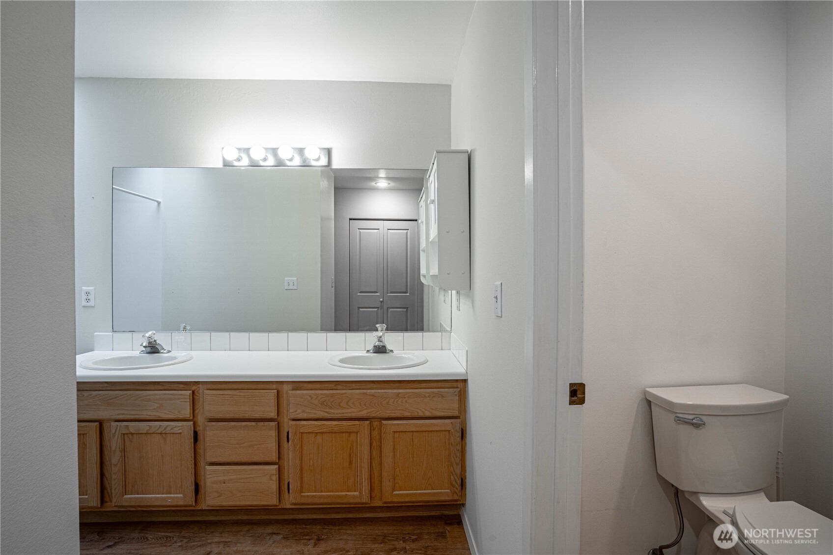 433 W Webster