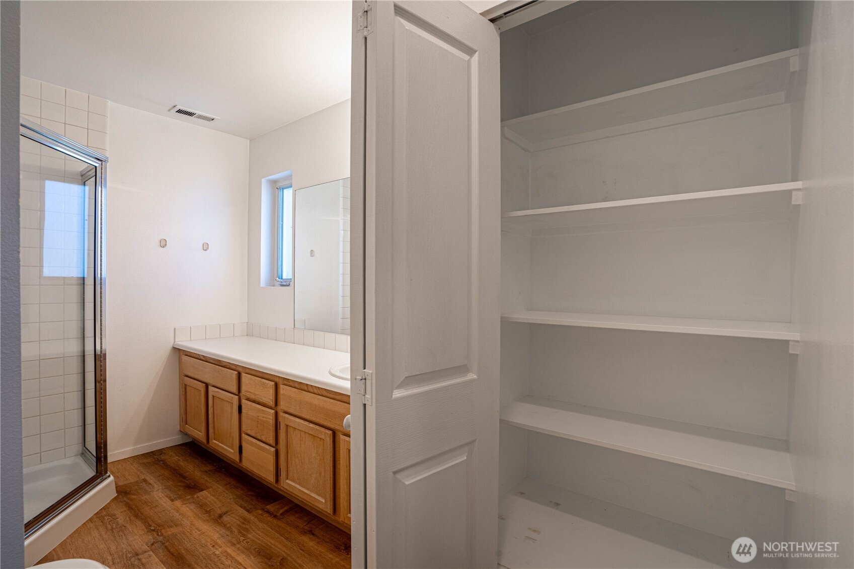 433 W Webster