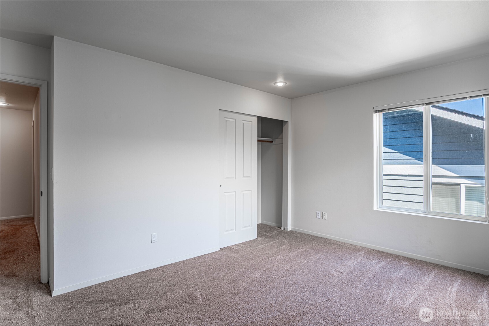 433 W Webster