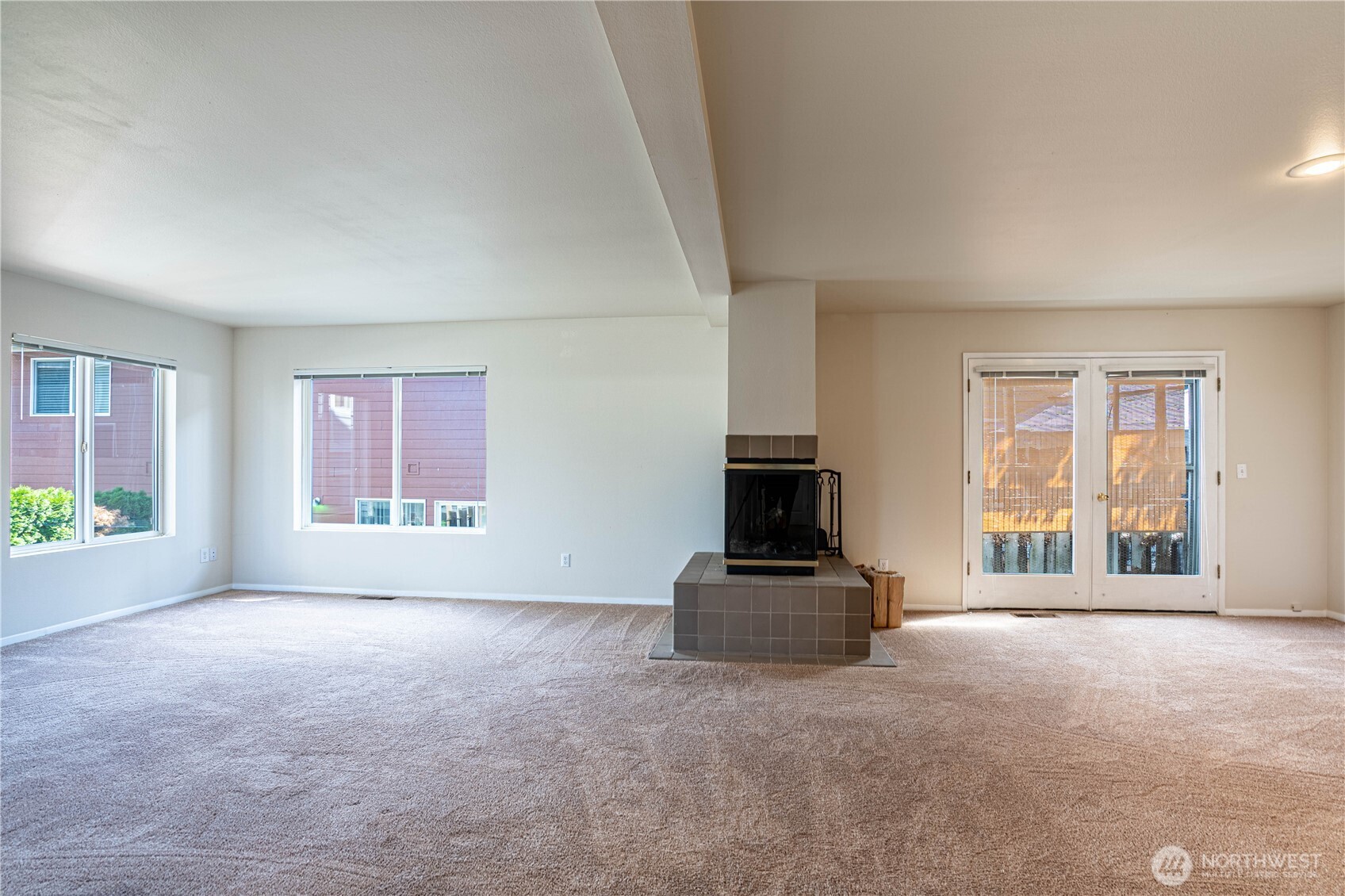 433 W Webster