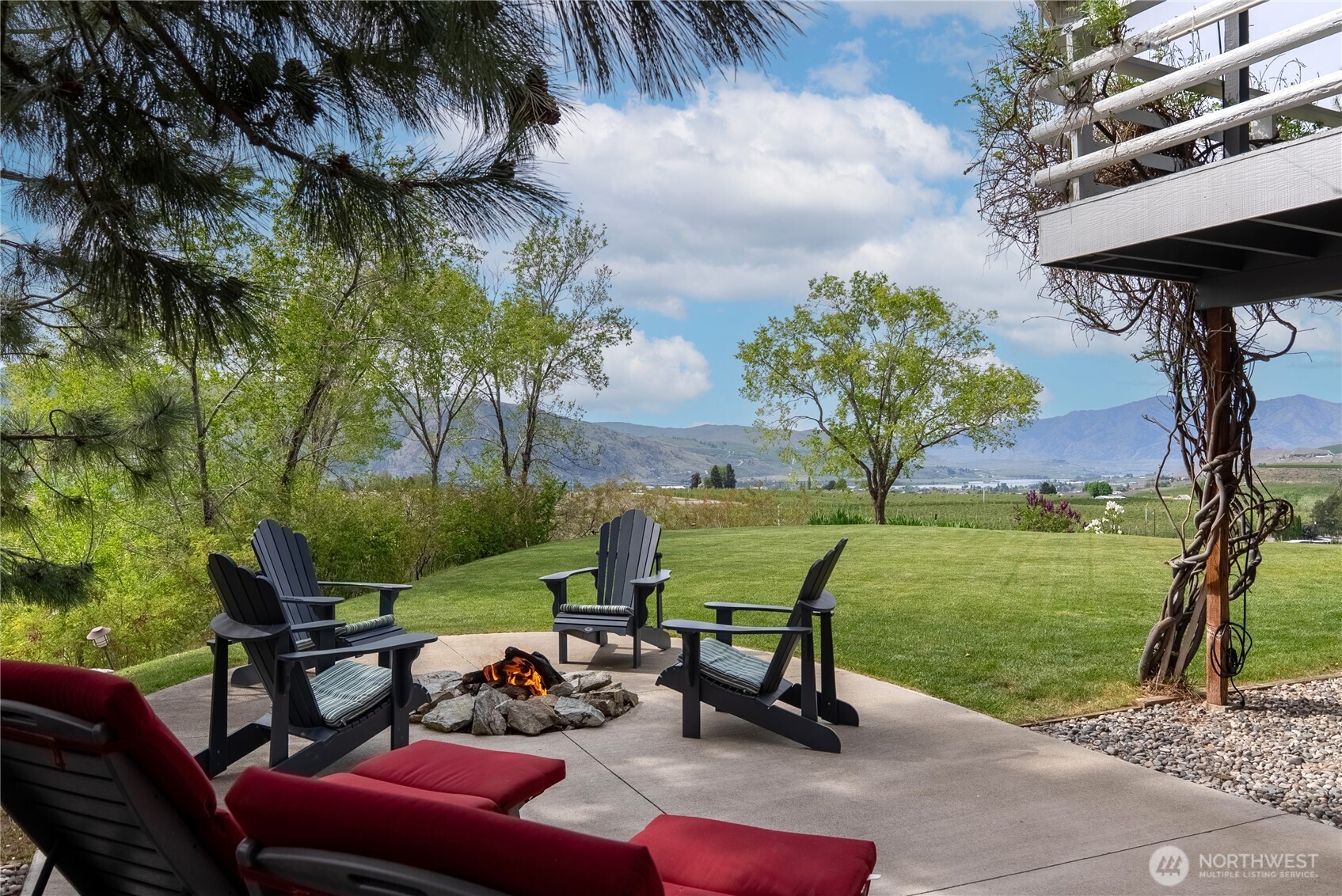 86 Mountain View Dr