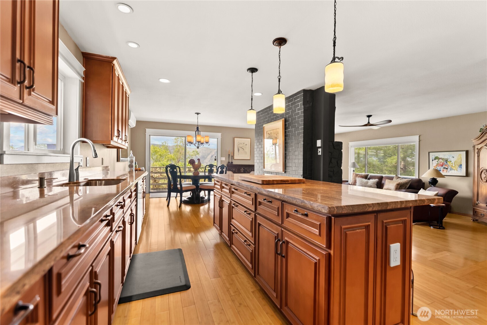 86 Mountain View Dr