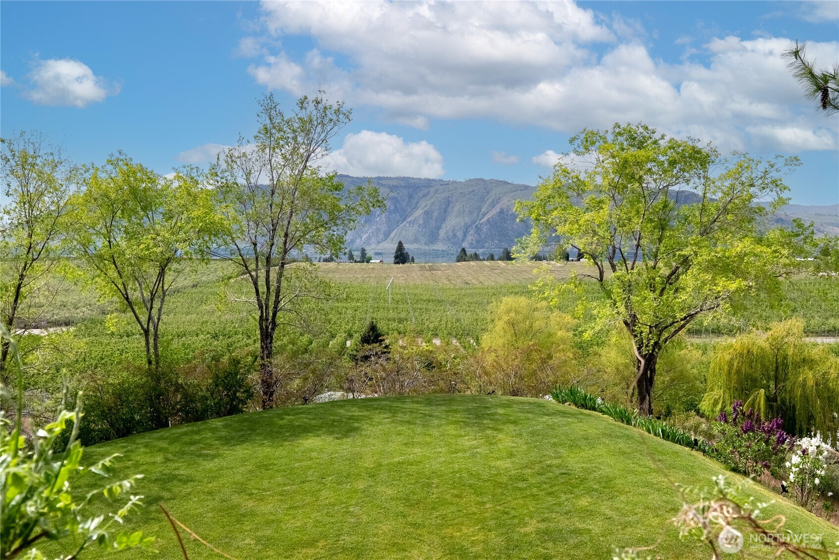 86 Mountain View Dr