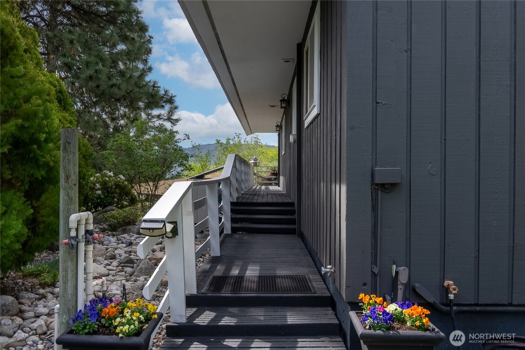 86 Mountain View Dr