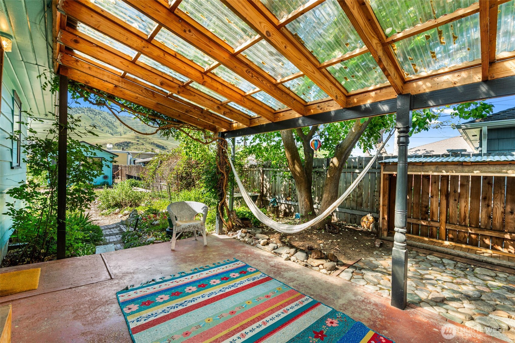 229 W Allen Avenue