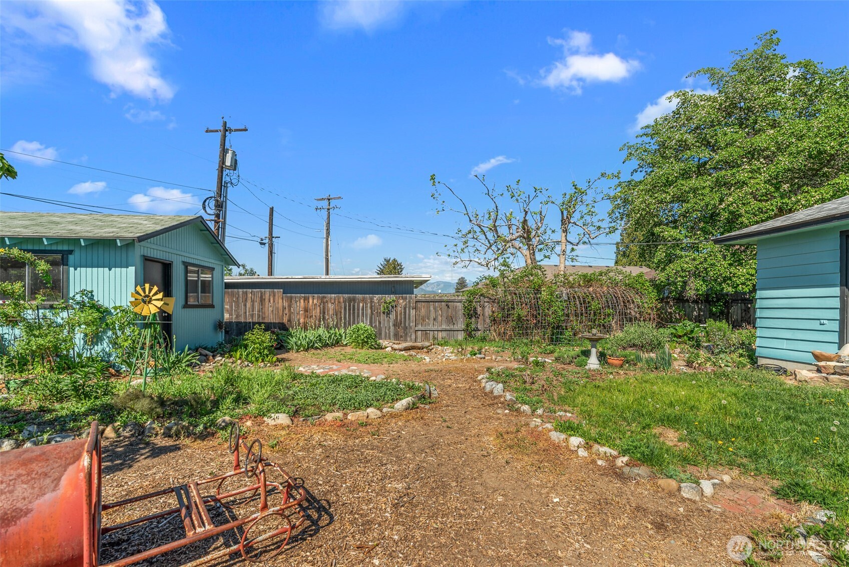 229 W Allen Avenue