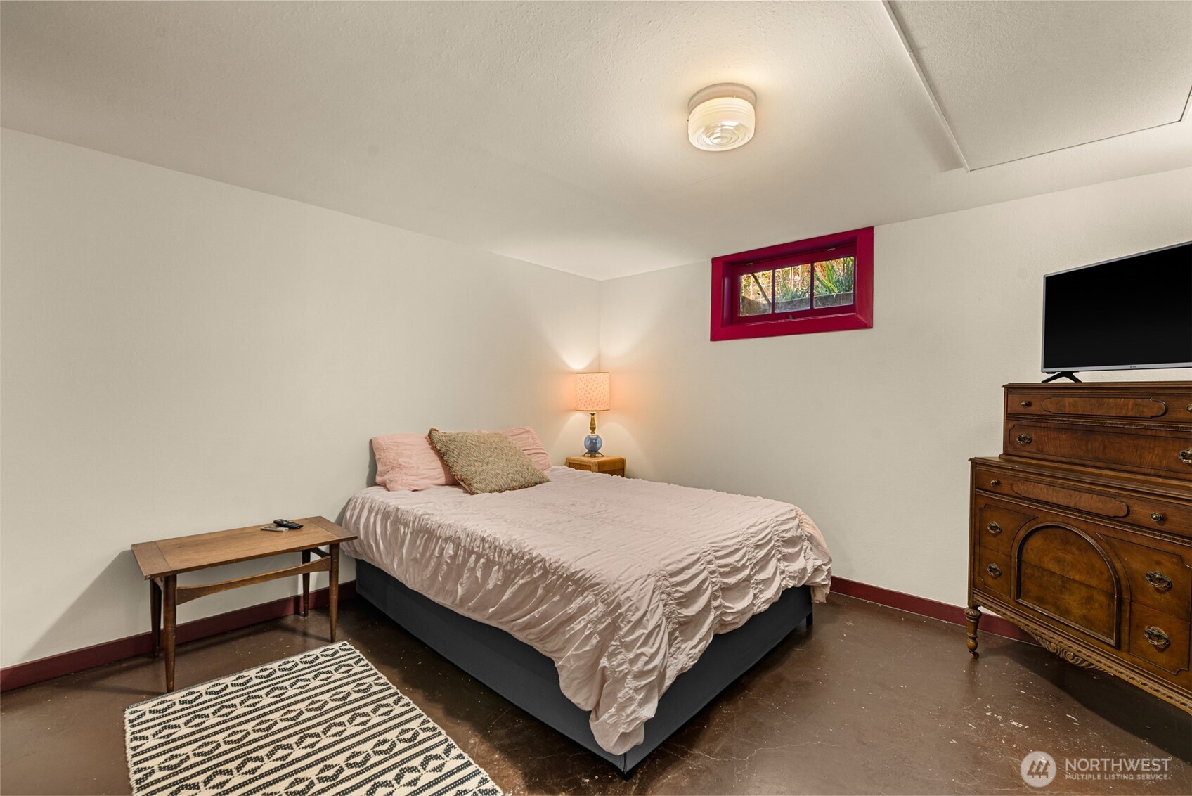 229 W Allen Avenue